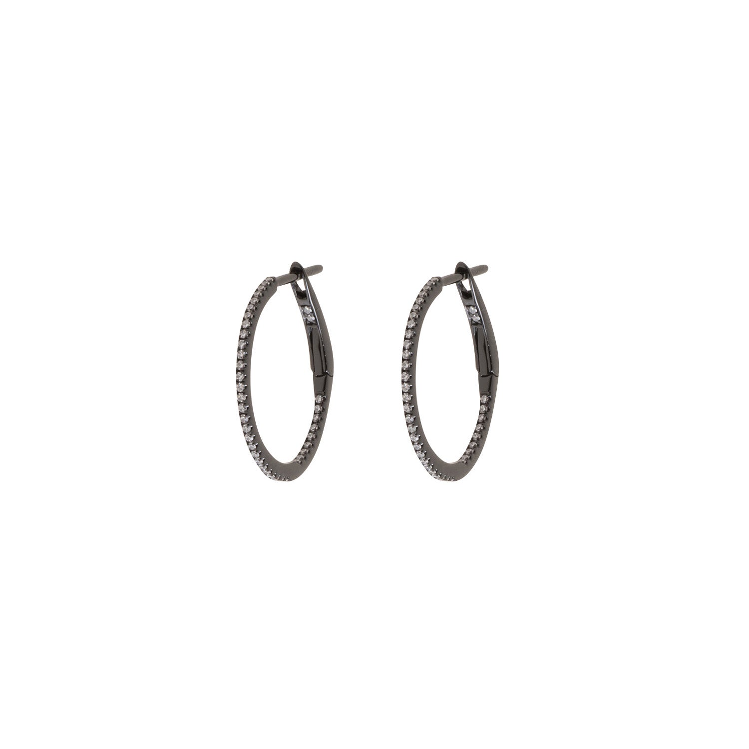 Diamond Hoop earrings. Hoop earrings. Gold hoop earrings. Gold and Diamond hoop earrings. Easy to wear hoops. Diamond hoops. Diamond earrings for gift. Χρυσοί κρίκοι. Διαμαντένιοι κρίκοι. Κρίκος με διαμάντια. Σκουλαρίκια κρίκοι. Σκουλαρίκι για δώρο. Fine jewelry. Anatol. Kifissia. Golden Hall. Athens.