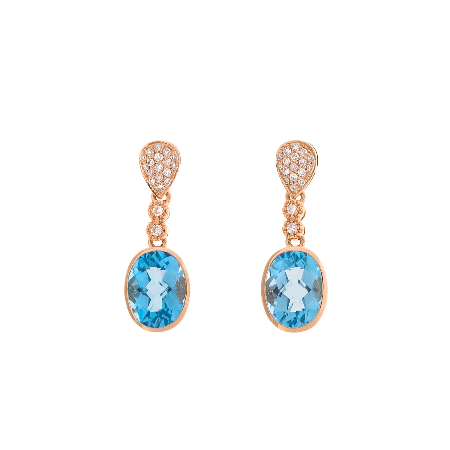 Diamond Earrings. Earring for Gift. Stud Earring. Anatol. Gift. Everyday earring. Easy to wear earring. Sparkly earring. Anatol Jewelry. Fine Jewelry. Golden Hall. Kifissia. Χρυσό σκουλαρίκι. Σκουλαρίκι καρφωτό. Σκουλαρίκι με διαμάντια. Χρυσά κοσμήματα. Κοσμήματα Κηφισιά. Σκουλαρίκι με μπριγιάν.