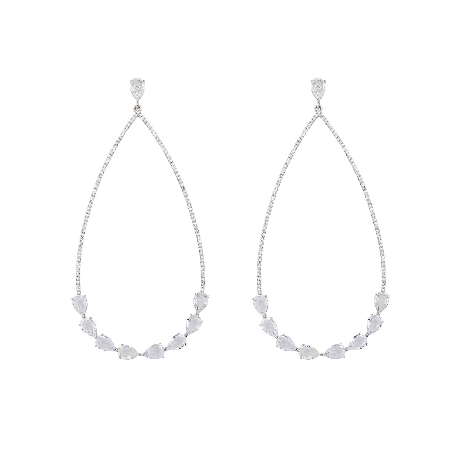Sapphire Earring. Gold earring. Fine jewelry. Anatol. Golden Hall. Σκουλαρίκι χρυσό. Σκουλαρίκι με ζαφείρια. Σκουλαρίκι τρυπητό. Σκουλαρίκι με ζαφείρι. Σκουλαρίκι με διαμάντια. Athens. Σκουλαρίκι με μπριγιάν.