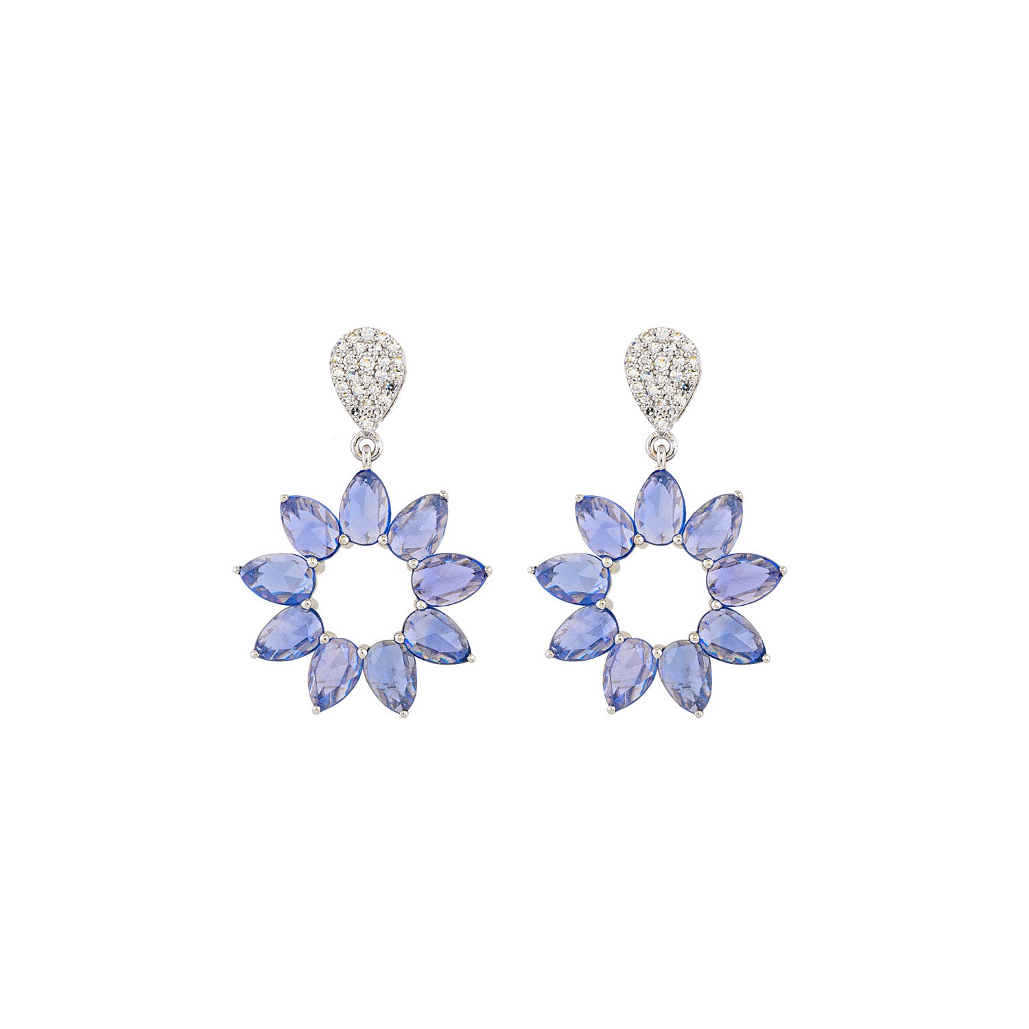 Sapphire Earring. Gold earring. Fine jewelry. Anatol. Golden Hall. Σκουλαρίκι χρυσό. Σκουλαρίκι με ζαφείρια. Σκουλαρίκι τρυπητό. Σκουλαρίκι με ζαφείρι. Σκουλαρίκι με διαμάντια. Athens. Σκουλαρίκι με μπριγιάν.