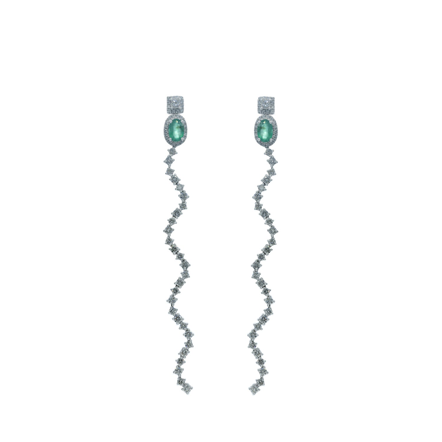 Emerald Earring. Diamond and emerald Earring. Diamond Earring. Anatol jewelry. Fine jewelry. Golden Hall. Kifissia. Vivid green emerald. Σκουλαρίκι με σμαράγδι. Σκουλαρίκι με διαμάντια και σμαράγδι. Σκουλαρίκι με μπριγιάν. Σκουλαρίκι με πράσινη πέτρα. Χρυσά κοσμήματα. Κοσμήματα Κηφισιά. Σκουλαρίκι καρφωτό.