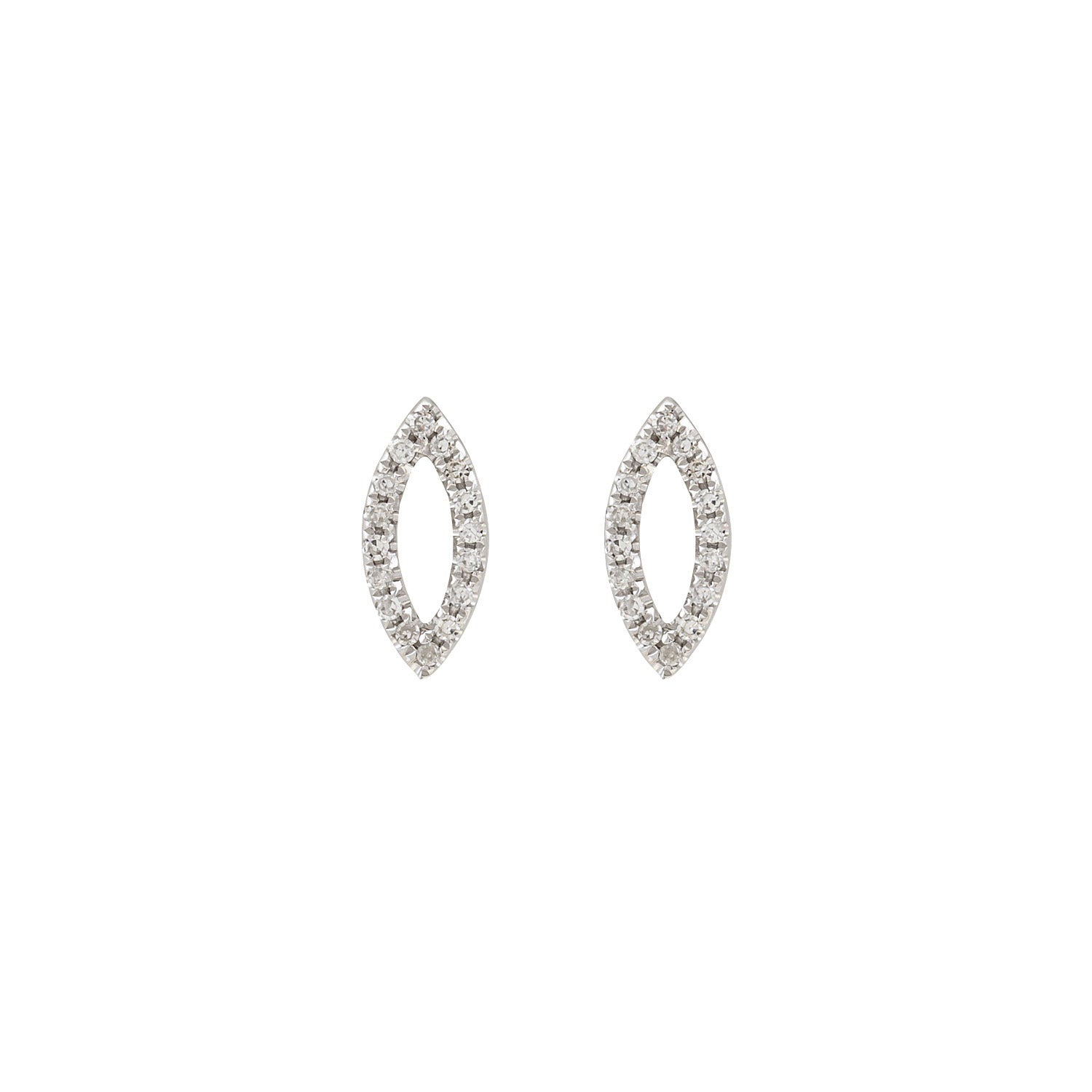 Diamond Earrings. Earring for Gift. Stud Earring. Anatol. Gift. Everyday earring. Easy to wear earring. Sparkly earring. Anatol Jewelry. Fine Jewelry. Golden Hall. Kifissia. Χρυσό σκουλαρίκι. Σκουλαρίκι καρφωτό. Σκουλαρίκι με διαμάντια. Χρυσά κοσμήματα. Κοσμήματα Κηφισιά. Σκουλαρίκι με μπριγιάν.