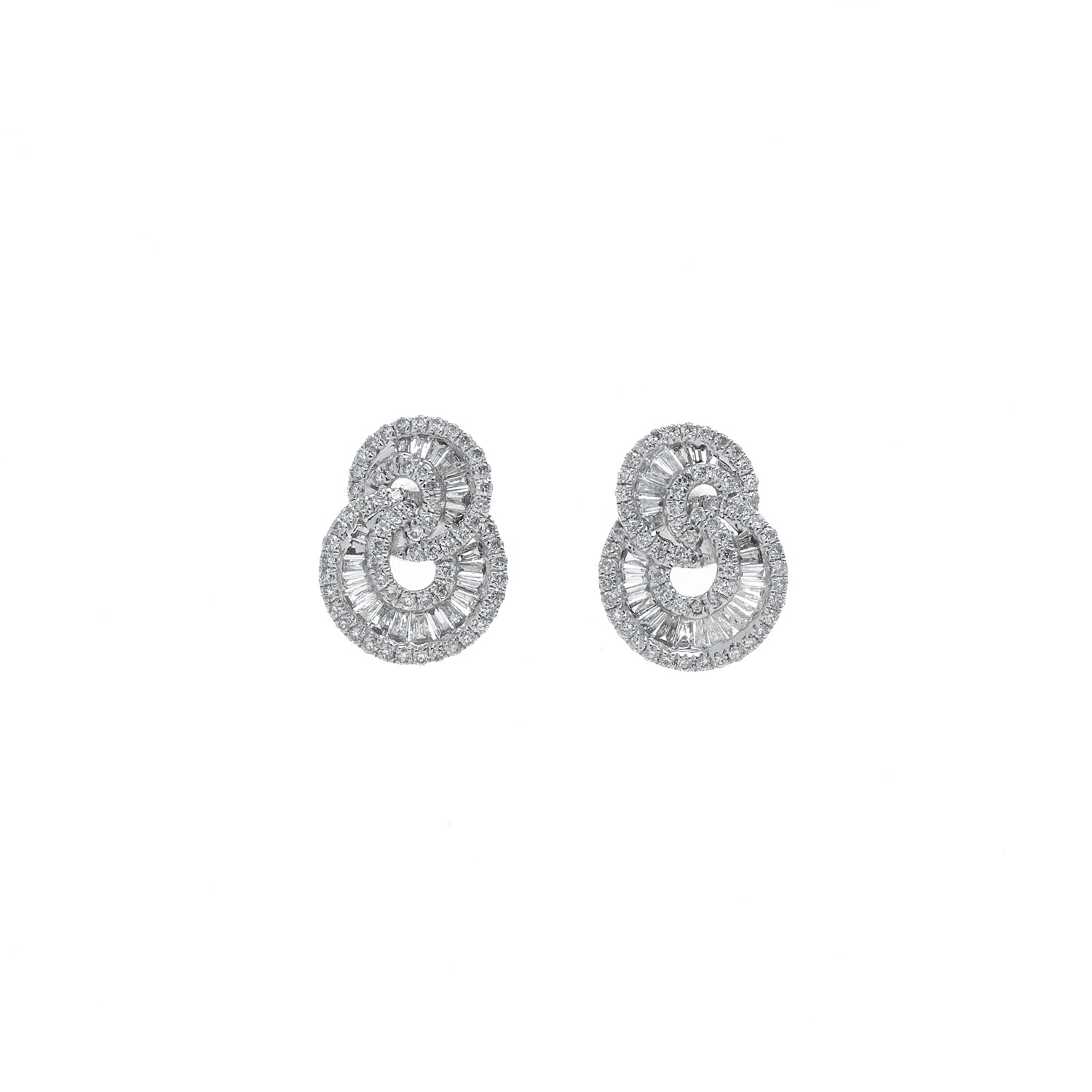 Fine Jewelry Earring. Diamond Earring. Gold and diamond earring. High end jewelry earring. Expensive jewelry. Anatol jewelry. Kifissia. Golden Hall. Χρυσά κοσμήματα. Κοσμήματα Κηφισιά. Σκουλαρίκι με διαμάντια. Σκουλαρίκι με μπριγιάν. Ακριβό σκουλαρίκι. Χρυσό σκουλαρίκι. 