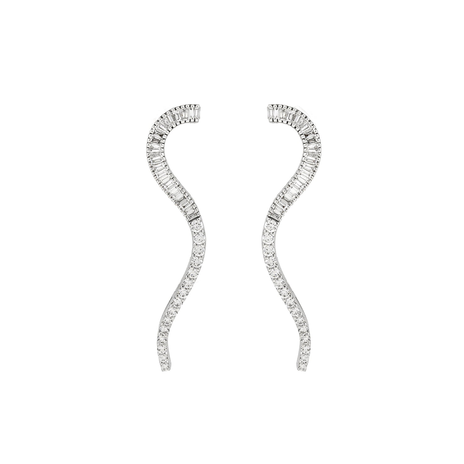 Fine Jewelry Earring. Diamond Earring. Gold and diamond earring. High end jewelry earring. Expensive jewelry. Anatol jewelry. Kifissia. Golden Hall. Χρυσά κοσμήματα. Κοσμήματα Κηφισιά. Σκουλαρίκι με διαμάντια. Σκουλαρίκι με μπριγιάν. Ακριβό σκουλαρίκι. Χρυσό σκουλαρίκι. Diamond flower earrings.