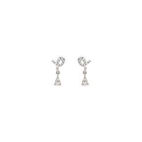 Diamond Earrings. Earring for Gift. Stud Earring. Anatol. Gift. Everyday earring. Easy to wear earring. Sparkly earring. Anatol Jewelry. Fine Jewelry. Golden Hall. Kifissia. Χρυσό σκουλαρίκι. Σκουλαρίκι καρφωτό. Σκουλαρίκι με διαμάντια. Χρυσά κοσμήματα. Κοσμήματα Κηφισιά. Σκουλαρίκι με μπριγιάν. 