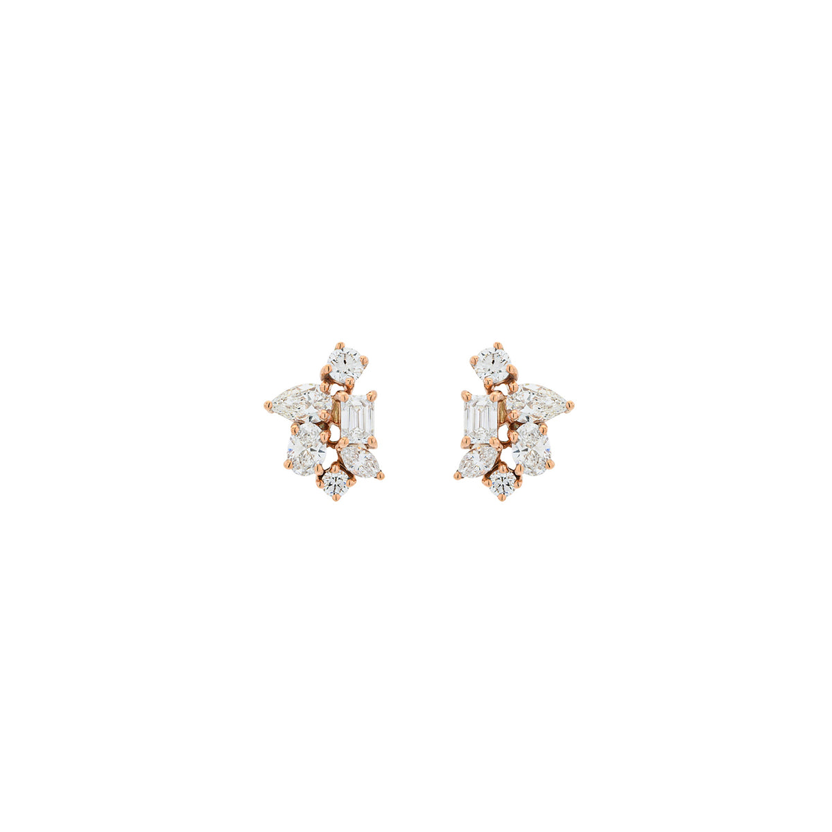 Diamond Earrings. Earring for Gift. Stud Earring. Anatol. Gift. Everyday earring. Easy to wear earring. Sparkly earring. Anatol Jewelry. Fine Jewelry. Golden Hall. Kifissia. Χρυσό σκουλαρίκι. Σκουλαρίκι καρφωτό. Σκουλαρίκι με διαμάντια. Χρυσά κοσμήματα. Κοσμήματα Κηφισιά. Σκουλαρίκι με μπριγιάν.