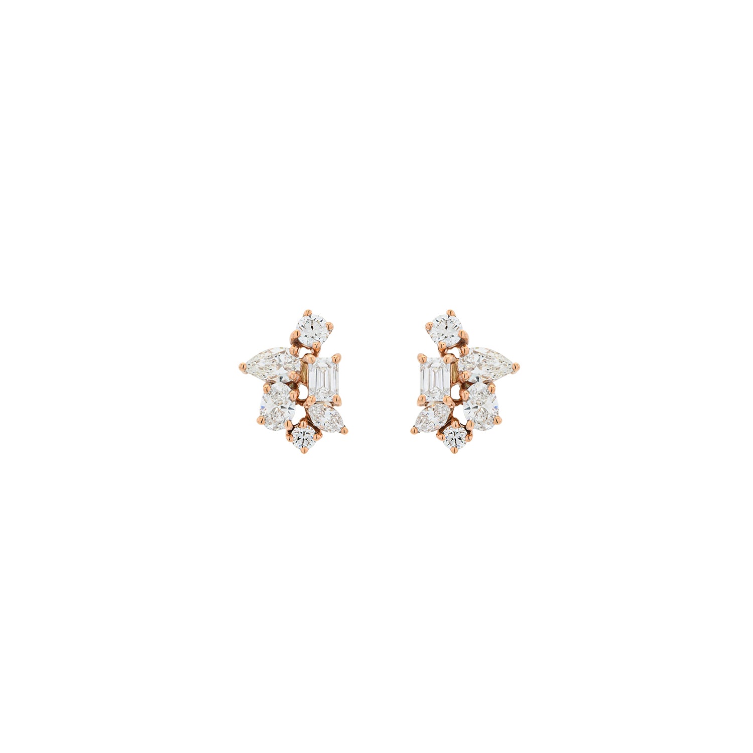 Diamond Earrings. Earring for Gift. Stud Earring. Anatol. Gift. Everyday earring. Easy to wear earring. Sparkly earring. Anatol Jewelry. Fine Jewelry. Golden Hall. Kifissia. Χρυσό σκουλαρίκι. Σκουλαρίκι καρφωτό. Σκουλαρίκι με διαμάντια. Χρυσά κοσμήματα. Κοσμήματα Κηφισιά. Σκουλαρίκι με μπριγιάν.