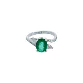 Emerald Ring. Diamond and emerald ring. Gift ring. Gold ring. Diamond ring. Precious stone ring. High end ring. Anatol jewelry. Fine jewelry. Golden Hall. Kifissia. Step cut ring. Vivid green emerald. Fine jewelry. Ring. Athens. Δαχτυλίδι με σμαράγδι. Σμαραγδένιο δαχτυλίδι. Δαχτυλίδι με σμαράγδι και μπριγιάν.
