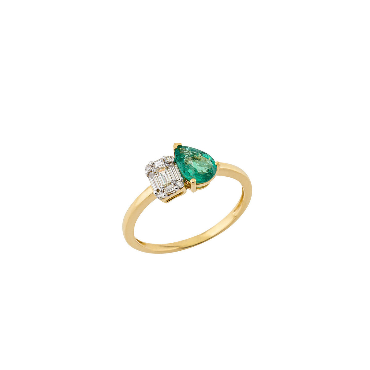 Emerald Ring. Diamond and emerald ring. Gift ring. Gold ring. Diamond ring. Precious stone ring. High end ring. Anatol jewelry. Fine jewelry. Golden Hall. Kifissia. Step cut ring. Vivid green emerald. Fine jewelry. Ring. Athens. Δαχτυλίδι με σμαράγδι. Σμαραγδένιο δαχτυλίδι. Δαχτυλίδι με σμαράγδι και μπριγιάν.