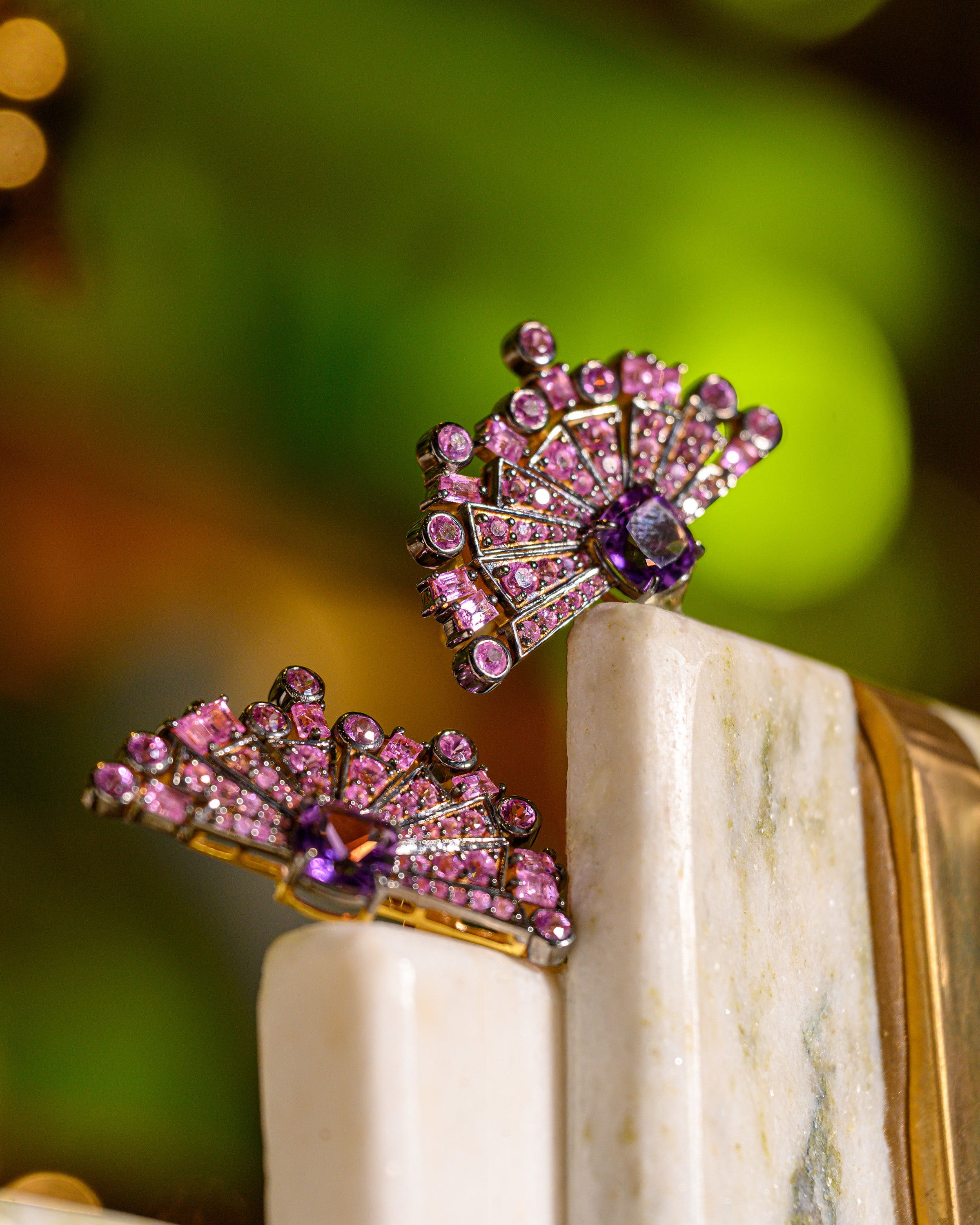 Fine jewelry. Anatol jewellery. Gold and diamond jewellery. Engagement rings. Kifissia. Golden Hall. Χρυσά κοσμήματα. Μονόπετρο δαχτυλίδι. Κοσμήματα με μπριγιάν. Κοσμήματα Κηφισιά. Evan Anatol.