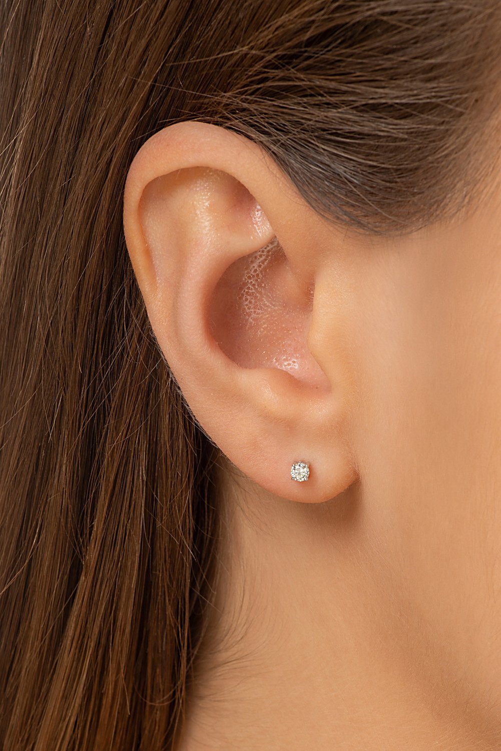 Diamond Earrings. Diamond Studs. Solitaire diamond earrings. White Gold earrings