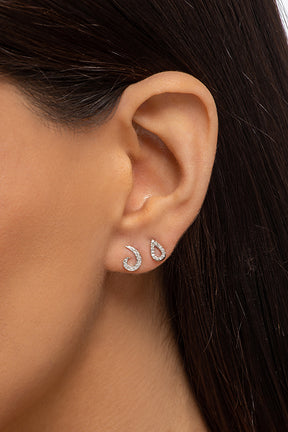 Diamond earrings. Gift earrings. Perfect earring for present. Precious stone earrings. Anatol jewelry. Fine Jewelry. Golden Hall. Kifissia. Σκουλαρίκια με διαμάντια. Σκουλαρίκια για δώρο. Κρεμαστά σκουλαρίκια. Ζαφείρια. Ρουμπίνια. Σμαράγδια. Athens.