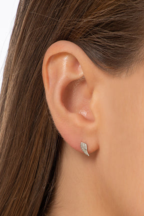 Diamond Earrings. Earring for Gift. Stud Earring. Anatol. Gift. Everyday earring. Easy to wear earring. Sparkly earring. Anatol Jewelry. Fine Jewelry. Golden Hall. Kifissia. Χρυσό σκουλαρίκι. Σκουλαρίκι καρφωτό. Σκουλαρίκι με διαμάντια. Χρυσά κοσμήματα. Κοσμήματα Κηφισιά. Σκουλαρίκι με μπριγιάν.
