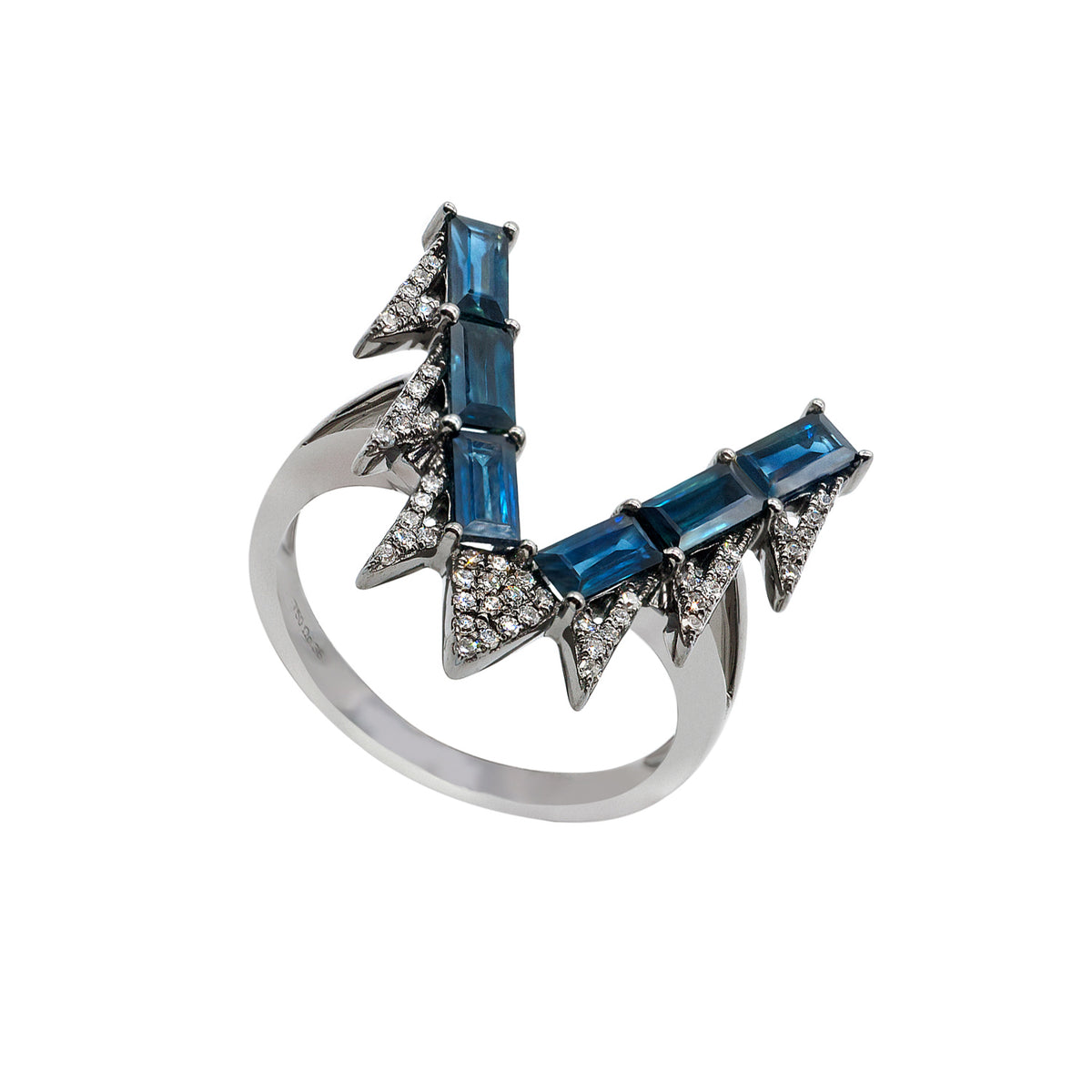 Sapphire Ring. Diamond and sapphire ring. Precious stone ring. High end ring. Anatol jewelry. Fine jewelry. Golden Hall. Kifissia. Vivid blue sapphire. Fine jewelry. Ring. Engagement ring. Royal blue ring. Athens. Δαχτυλίδι με διαμάντια. Δαχτυλίδι με μπλε ζαφείρι. Δαχτυλίδι κόσμημα. Καλό δαχτυλίδι. Κοσμήματα. 