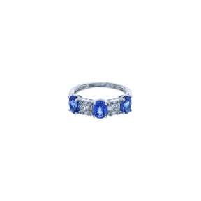 Sapphire Ring. Diamond and sapphire ring. Precious stone ring. High end ring. Anatol jewelry. Fine jewelry. Golden Hall. Kifissia. Vivid blue sapphire. Fine jewelry. Ring. Engagement ring. Royal blue ring. Athens. Δαχτυλίδι με διαμάντια. Δαχτυλίδι με μπλε ζαφείρι. Δαχτυλίδι κόσμημα. Καλό δαχτυλίδι. Κοσμήματα. 